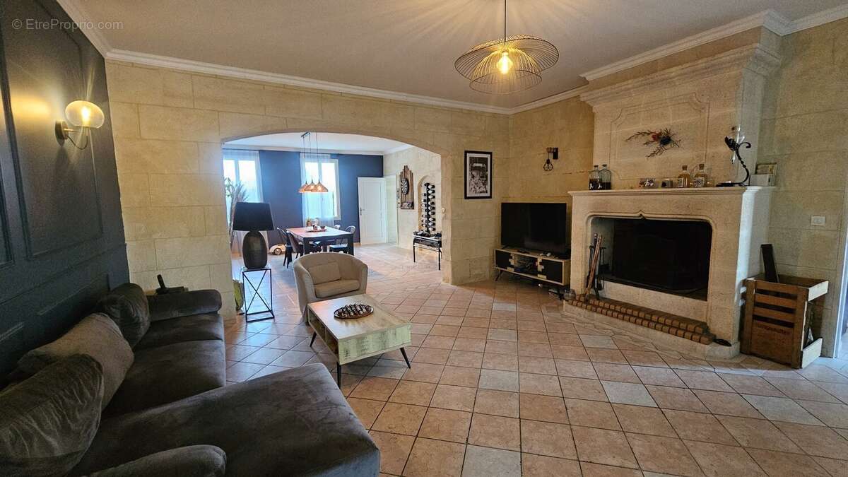 Maison à VILLEGOUGE