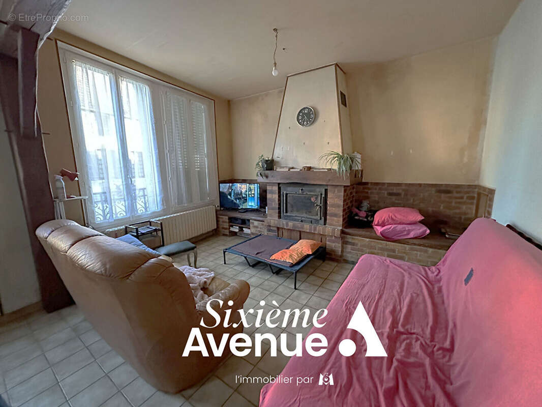 Maison à FERE-CHAMPENOISE