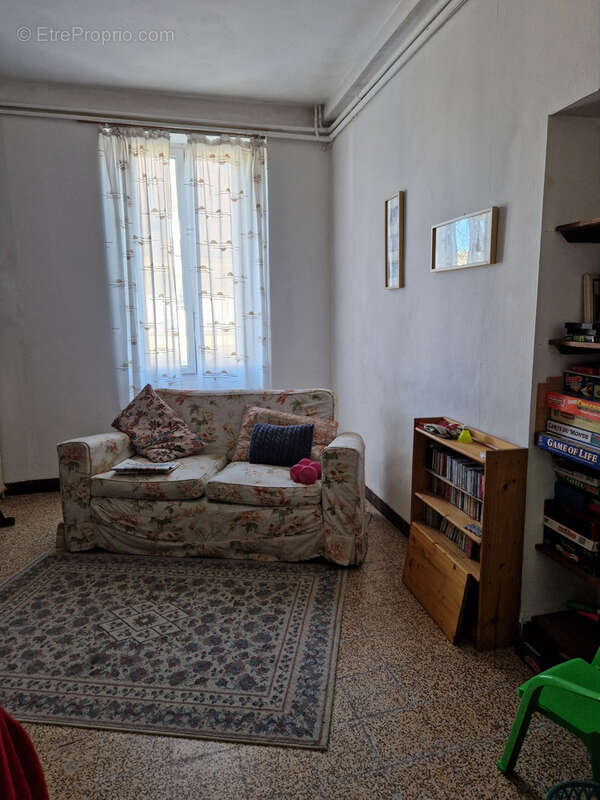 Maison à SAINT-PIERRE-DE-CHIGNAC