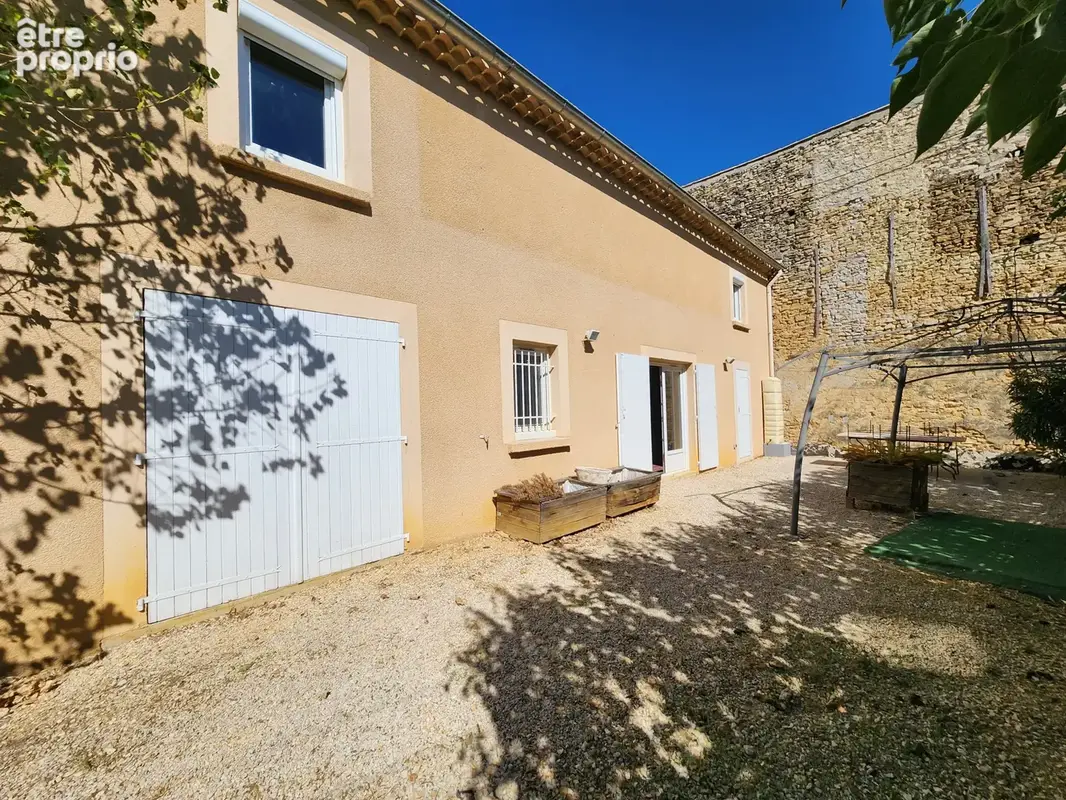 Maison avec grand sous-sol aménageable et terrain de 625 m2 à Mornas - photo 3