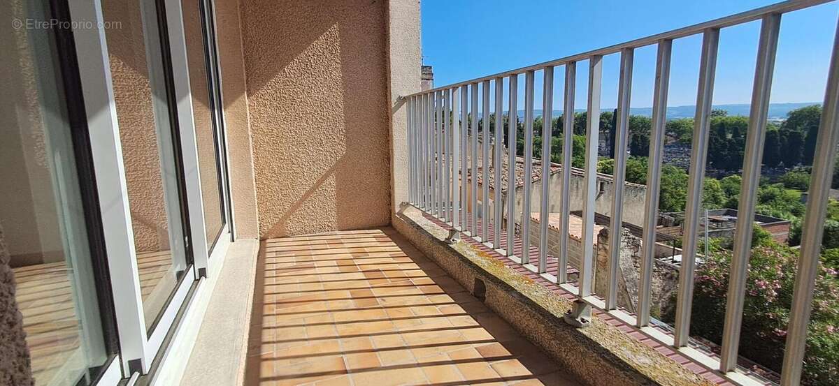 Appartement de T2 vendu loué avec balcon dans résidence avec ascenseur - photo 5