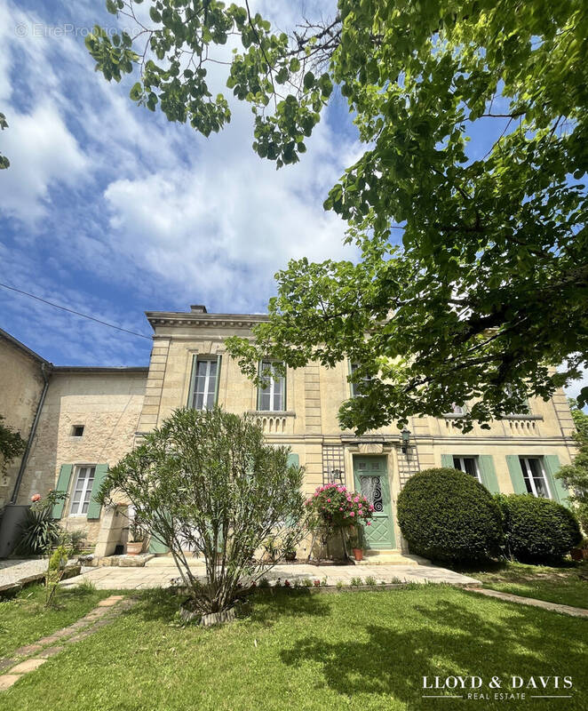 Maison 323 m² à Targon  - photo 3