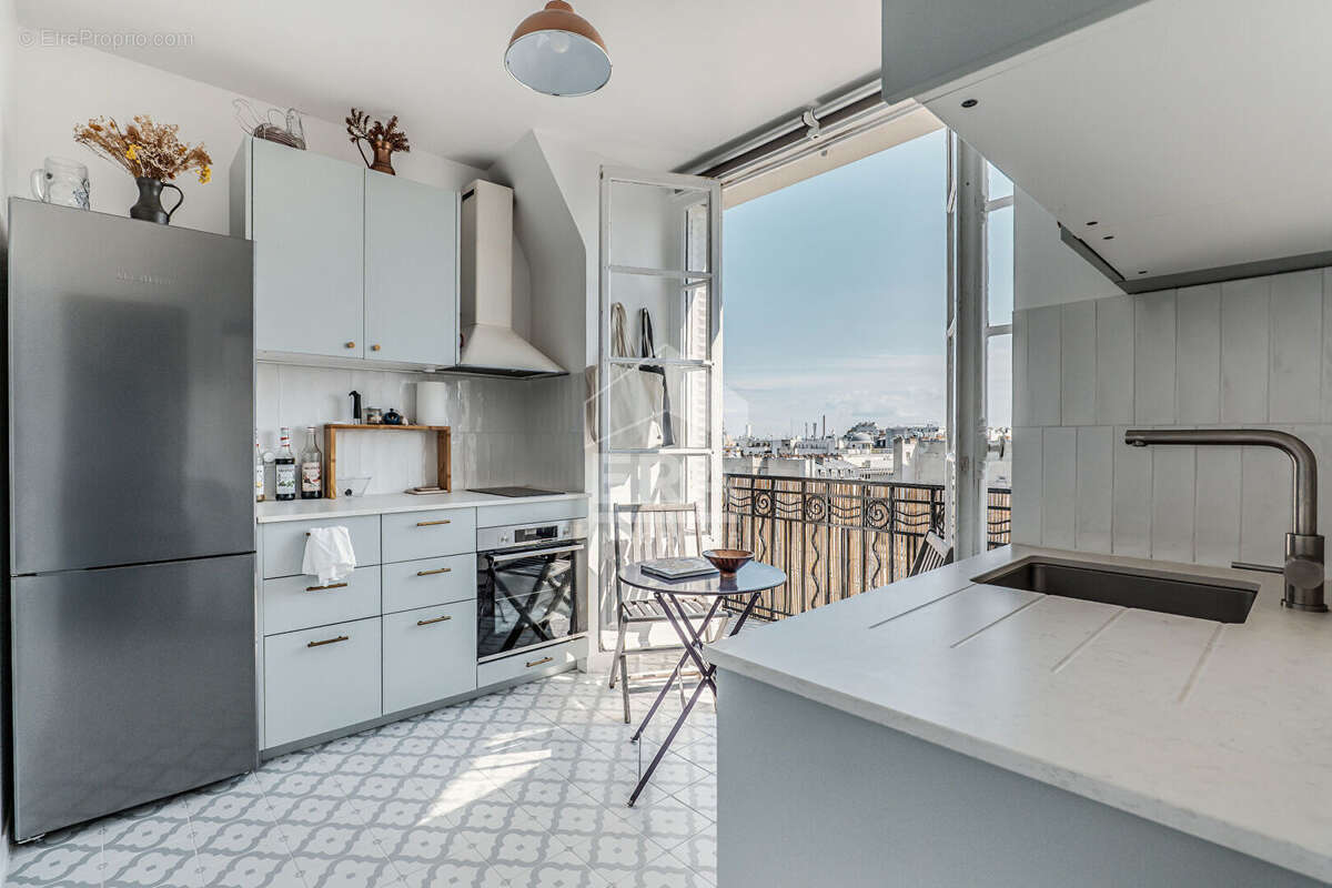 Appartement à PARIS-17E