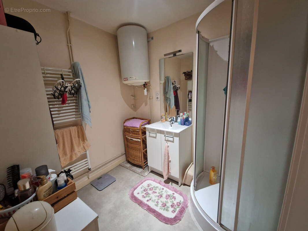 AUTUN - idéal investisseur - immeuble composé de 3 appartements, avec dépendances et cour - photo 15