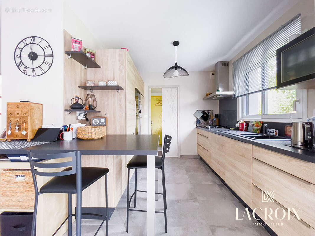 Maison à LA CHAPELLE-DES-FOUGERETZ