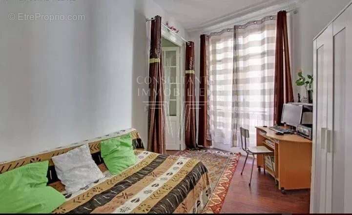 Appartement à PARIS-7E