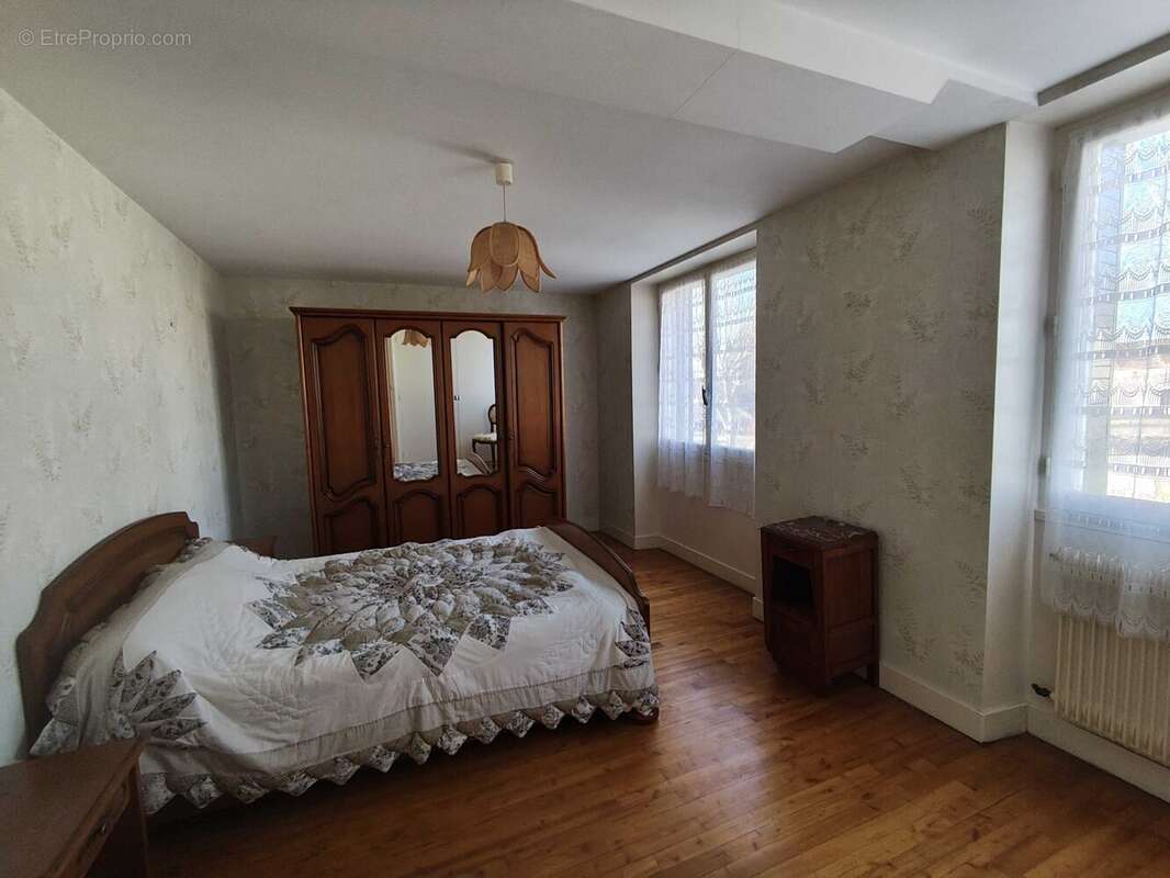 Maison à SAINT-LAURENT-DE-CERIS