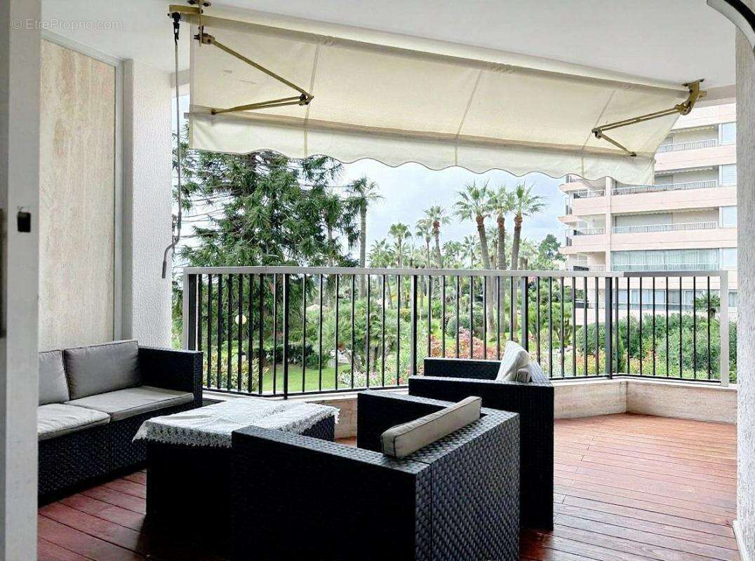 Appartement à VALLAURIS