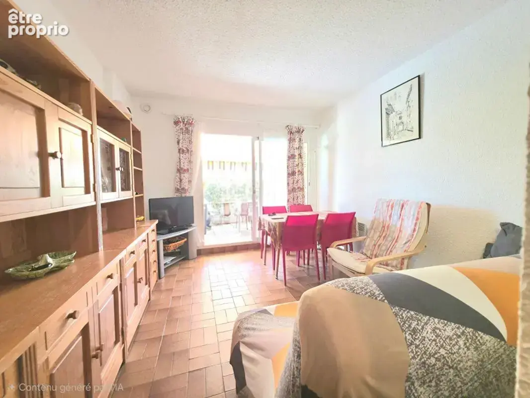 Maison Le Lavandou 35 m2 ,piscine ,terrasse face a la mer ,parking, cellier - photo 3