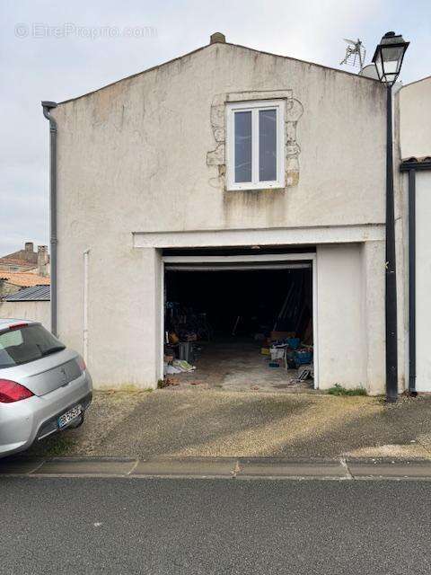 Commerce à ESNANDES