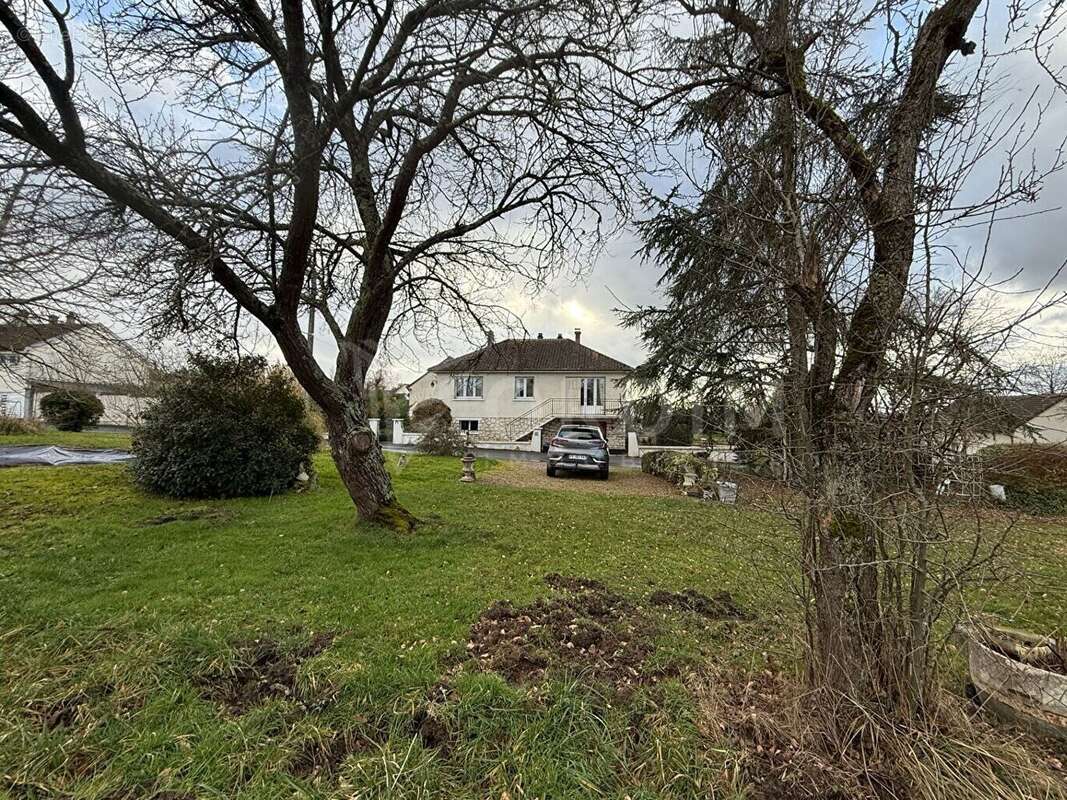 Maison à COSNE-COURS-SUR-LOIRE