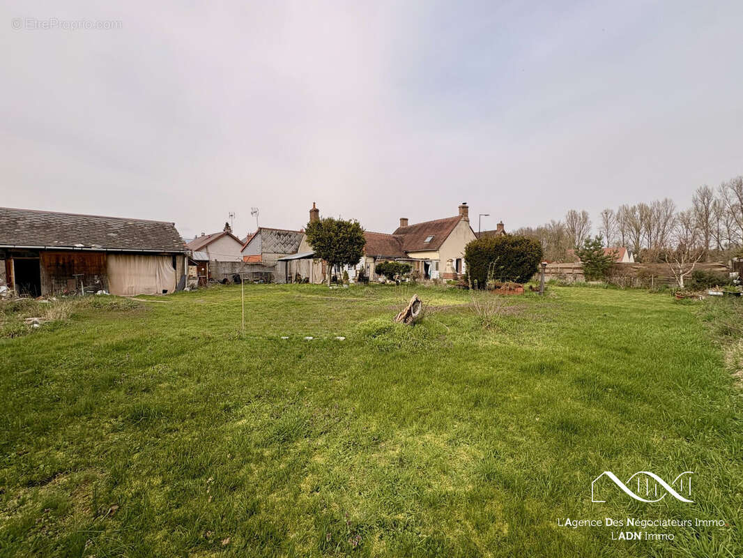 Maison à LES BORDES