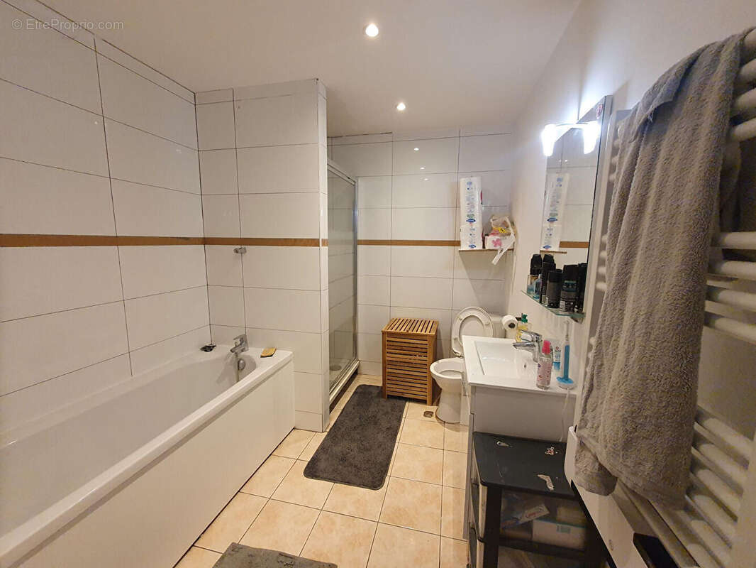 Maison à ORIGNY-SAINTE-BENOITE