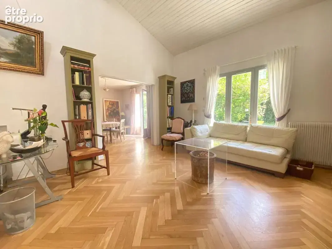 Belle maison de 4 ch sur magnifique jardin dans un quartier résidentiel d'Eysines, intra rocade 210 m2 - photo 4