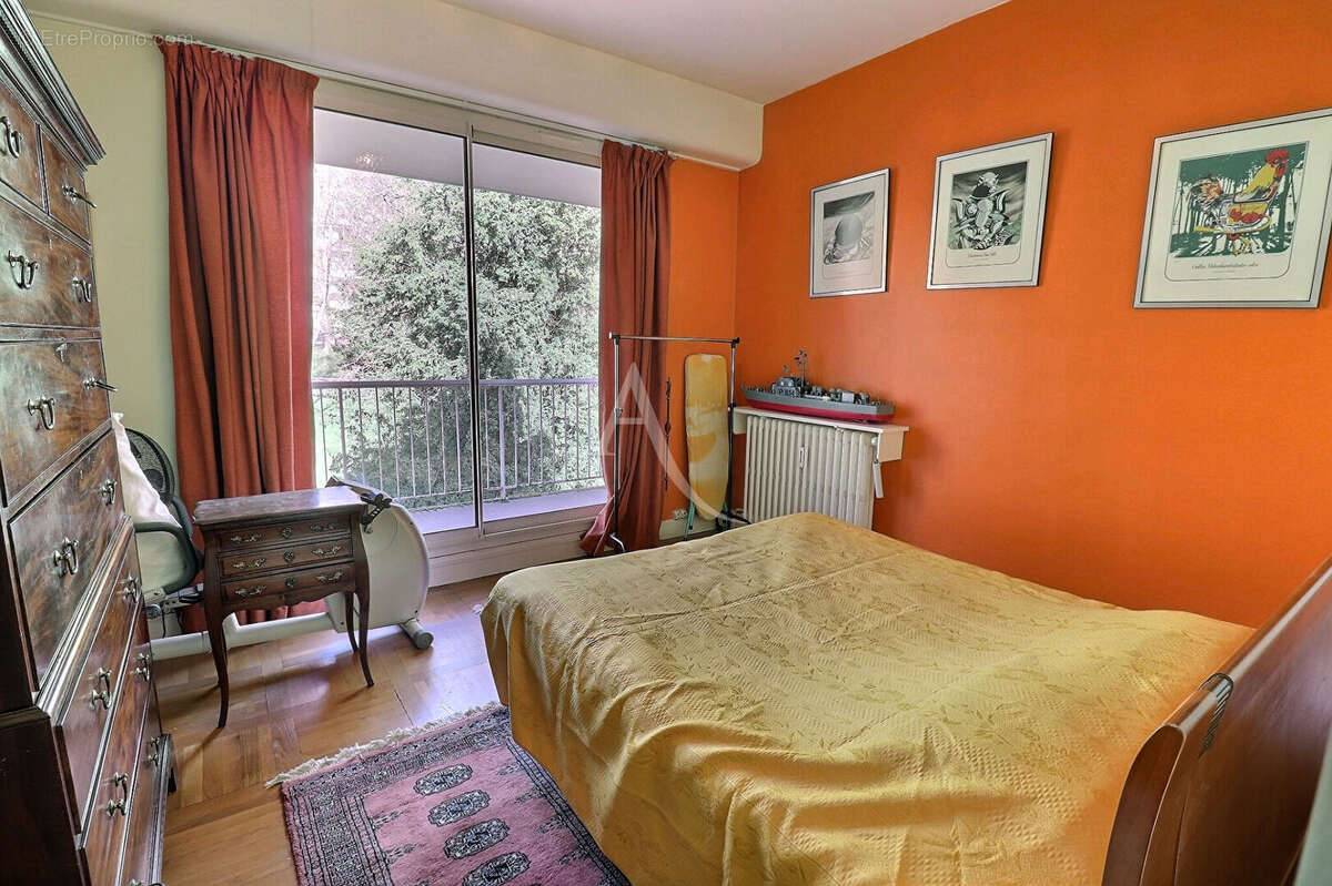 Appartement à LE MESNIL-LE-ROI