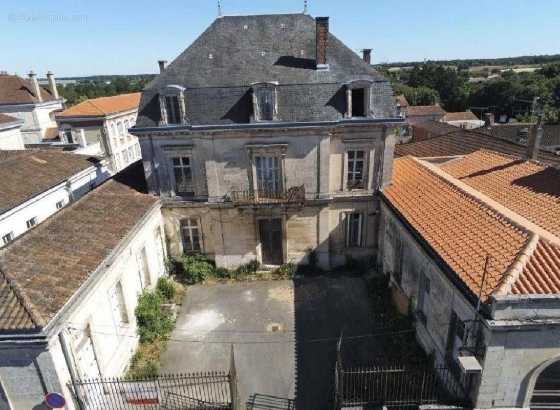 Maison à RUFFEC