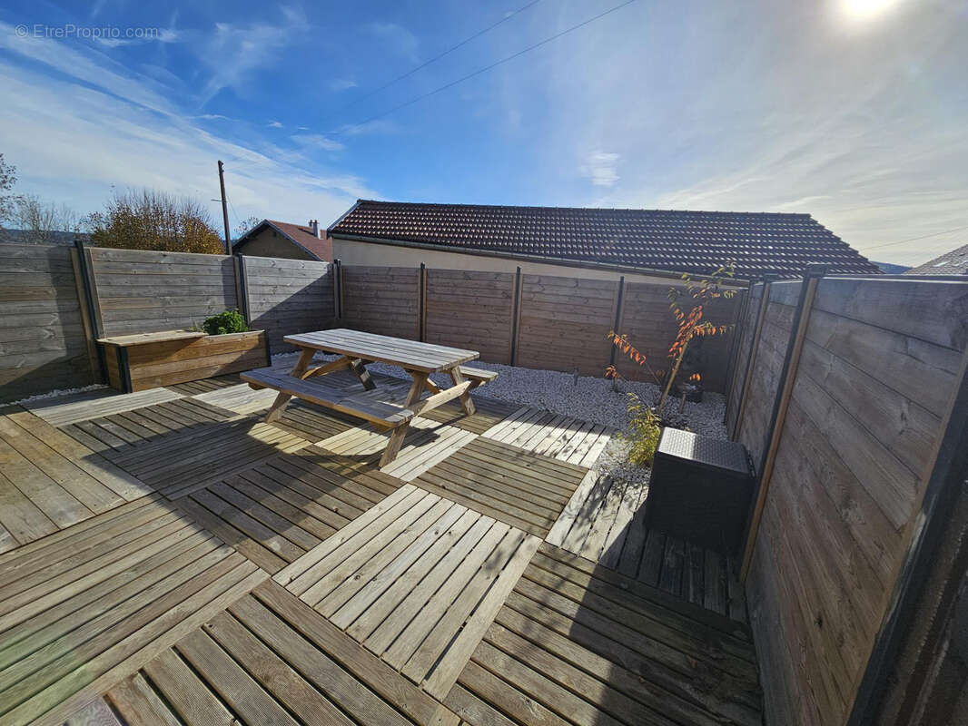 Maison à ORCHAMPS-VENNES