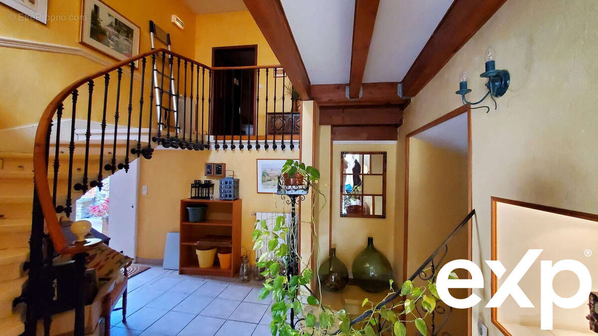 Maison à LA TOUR-SUR-ORB