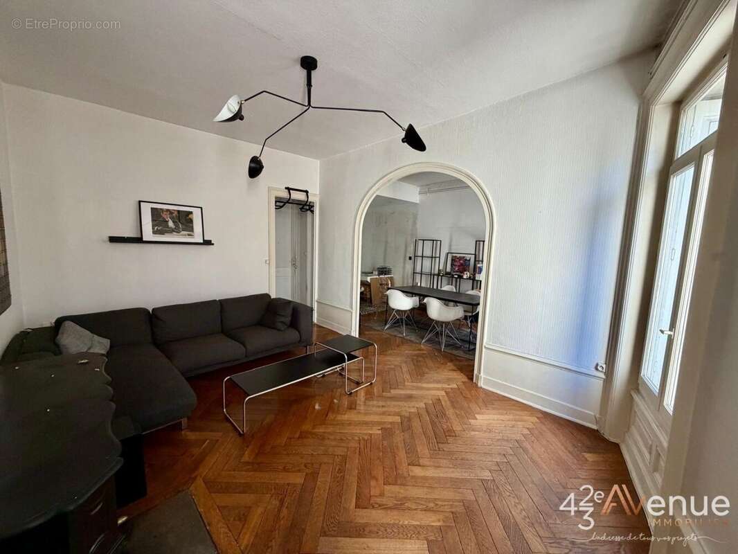 Appartement à SAINT-ETIENNE