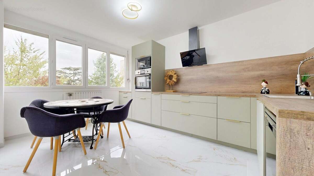 Appartement à OULLINS