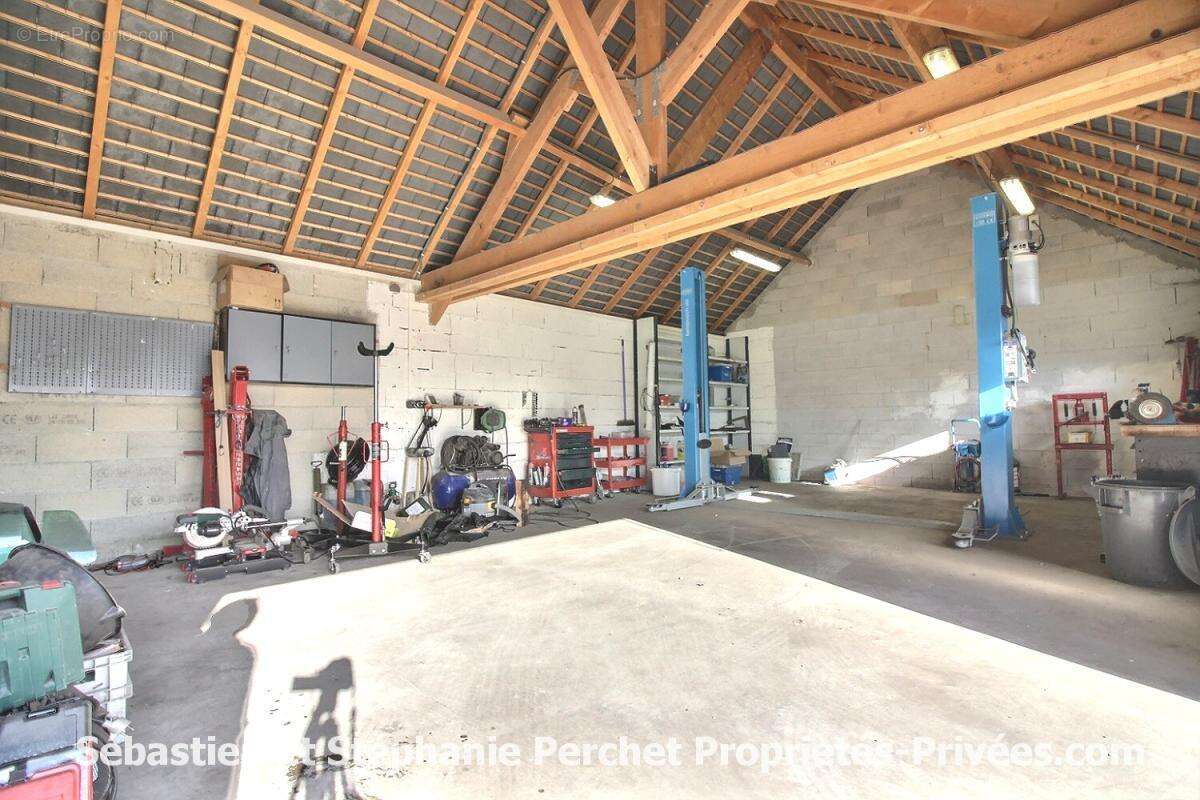 longère de charme en cours de rénovation -157 m² - 6 chambres -Terrain de 1 388 m² - Grand garage de 60 m² - Environnement calme - photo 14