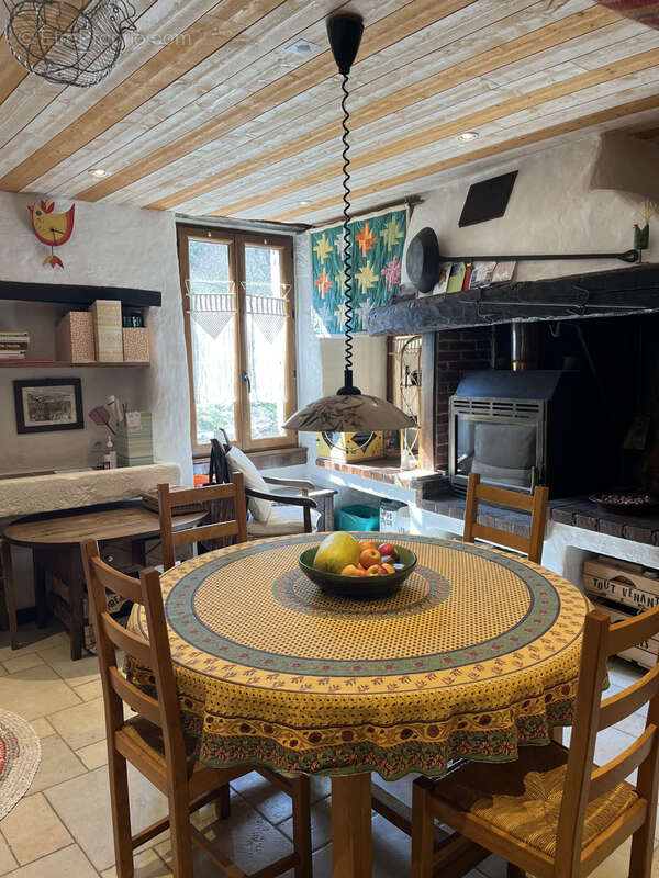 Maison à TEYSSIERES