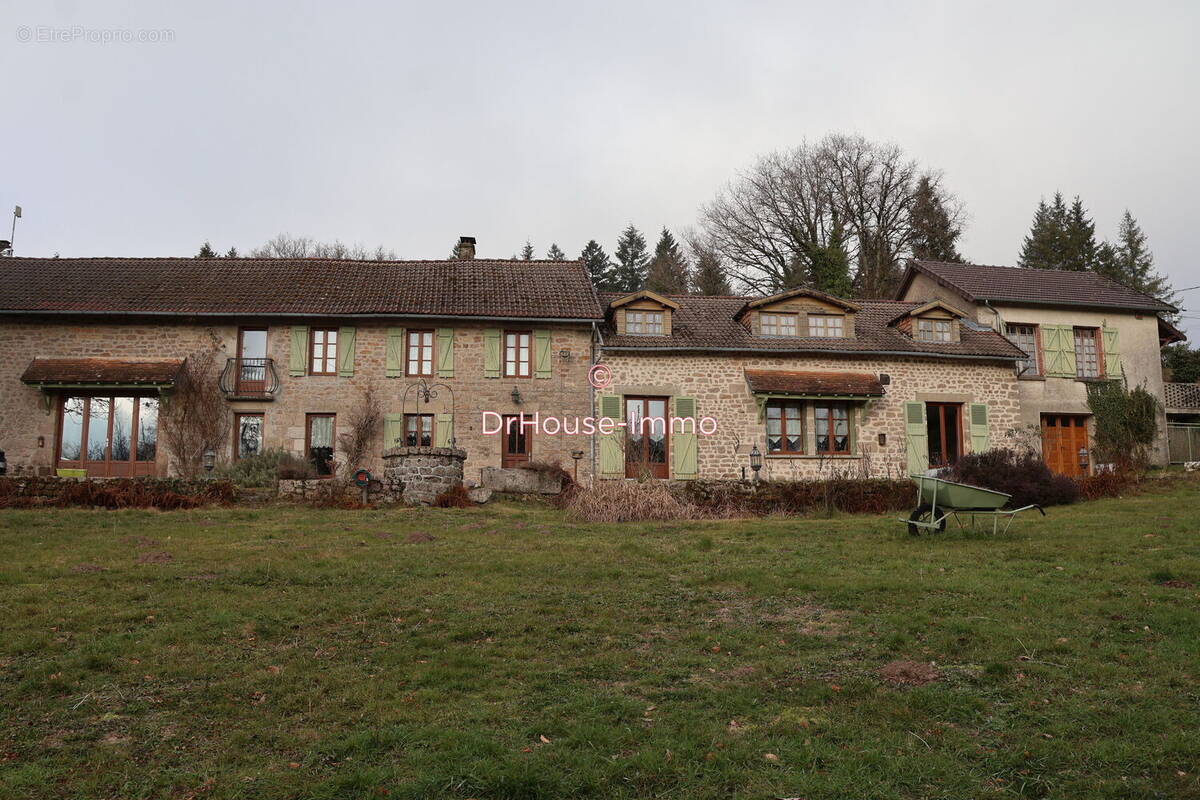 Maison à SAINT-LEGER-LA-MONTAGNE