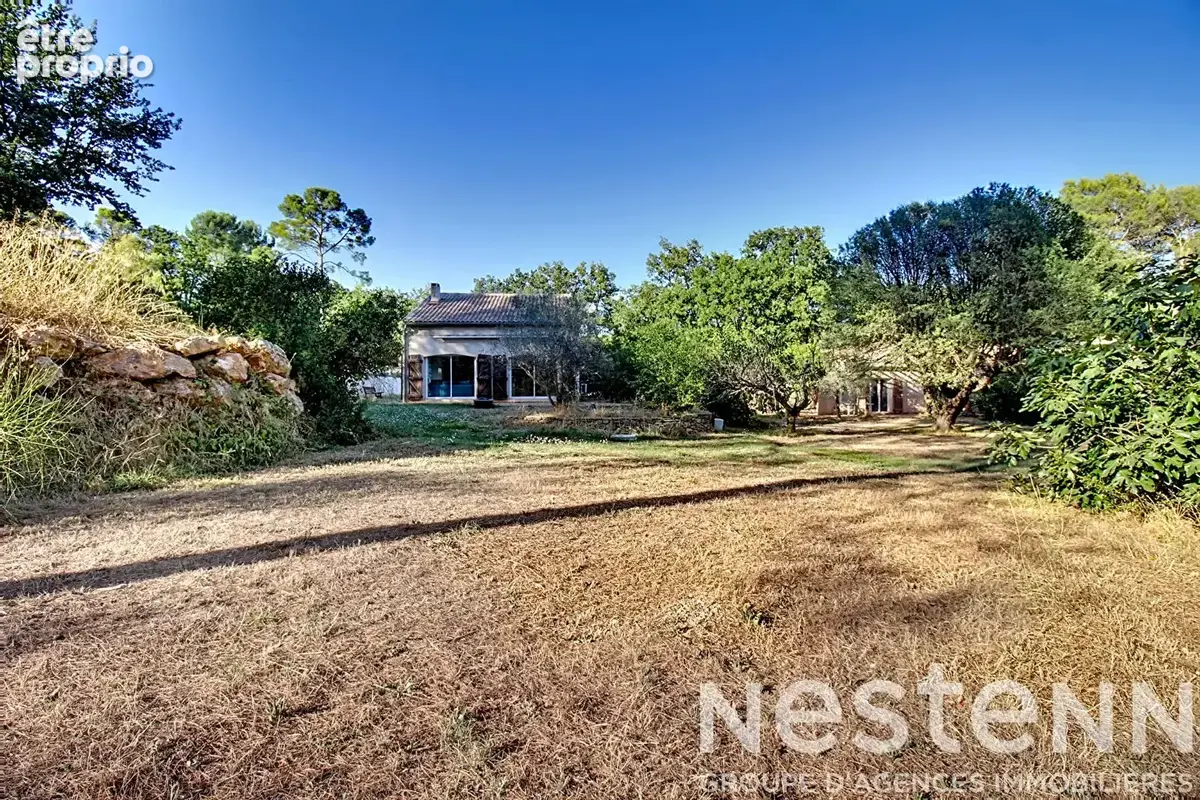 A VENDRE DRAGUIGNAN - Propriété d'environ 240 m² avec deux maisons, studio indépendant, piscine et dépendances sur 3 000 m² de t - photo 10