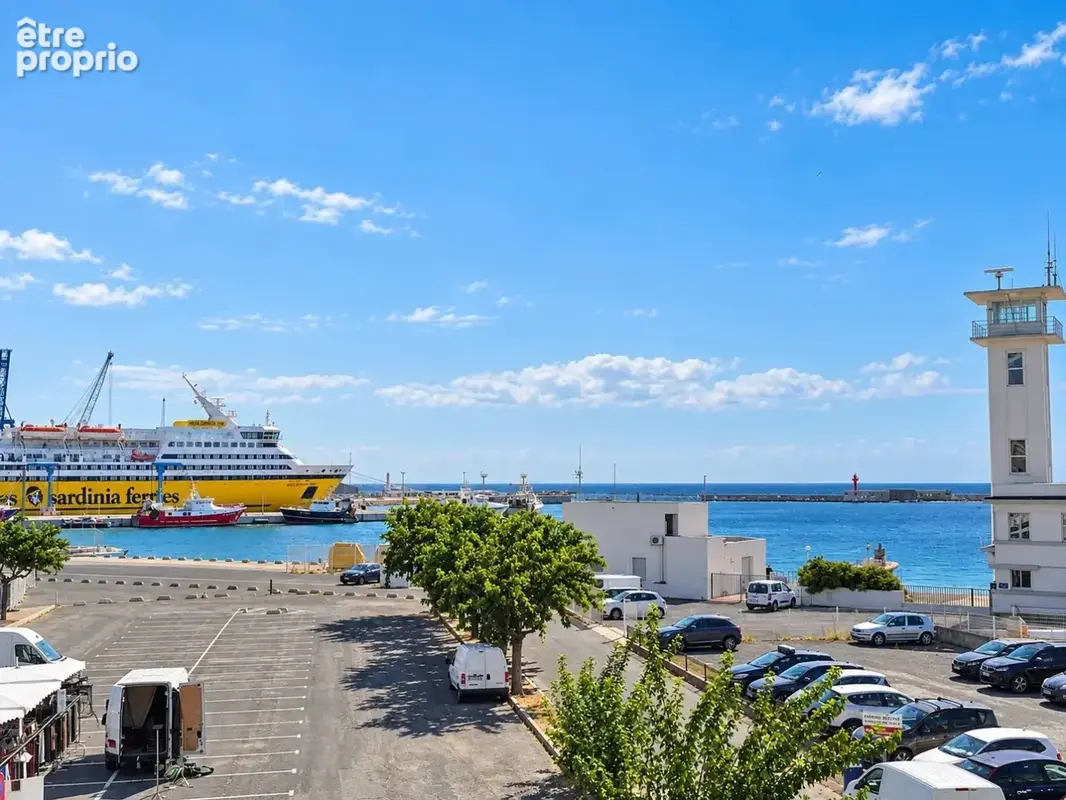 Côté Quai  98 m² avec terrasse, vue port et mer, à deux pas des Halles. - photo 2