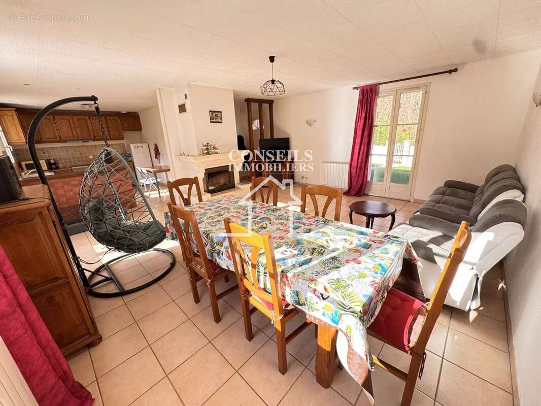 Maison à VILLENEUVE-SUR-YONNE