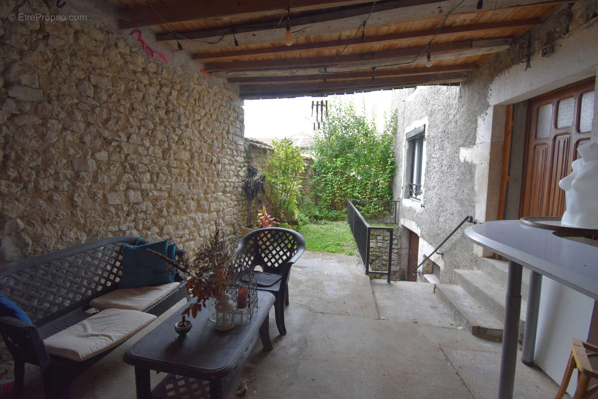 Maison à VANNES-LE-CHATEL