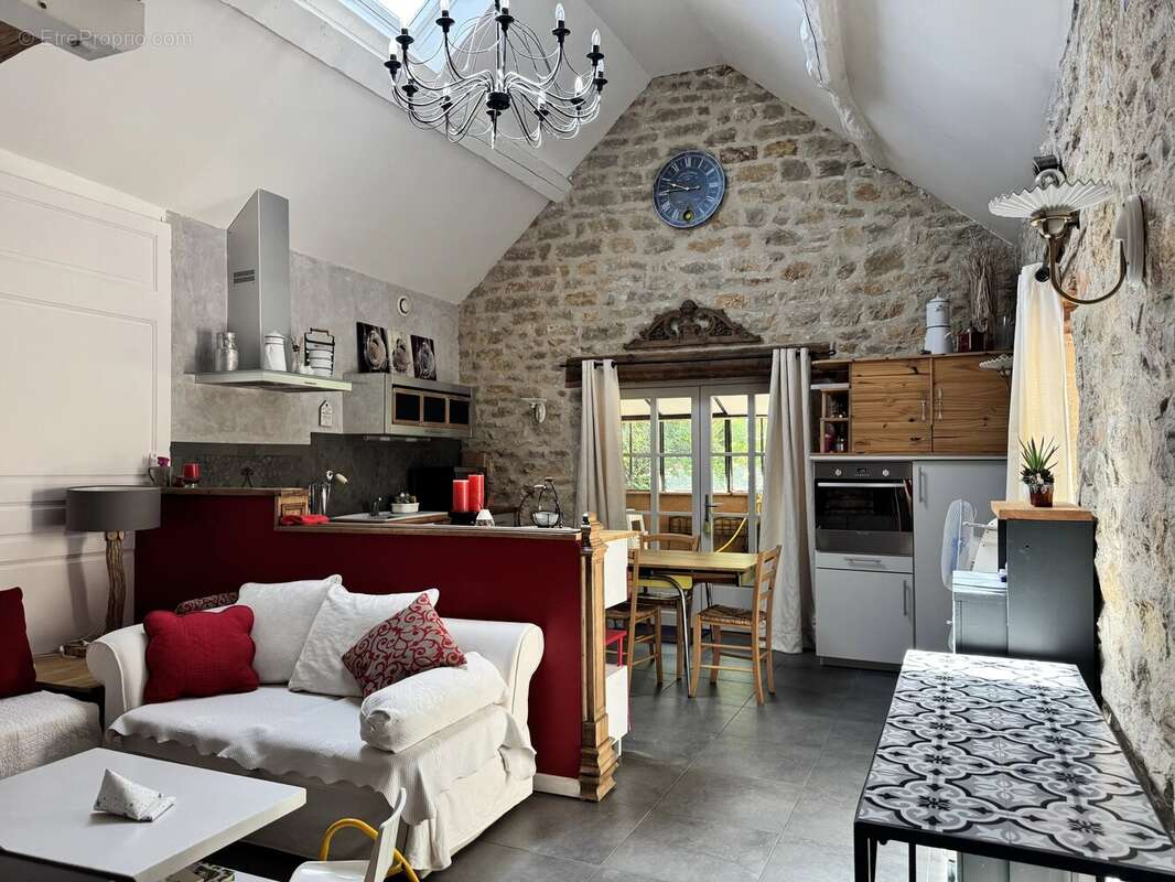Maison à LONS-LE-SAUNIER