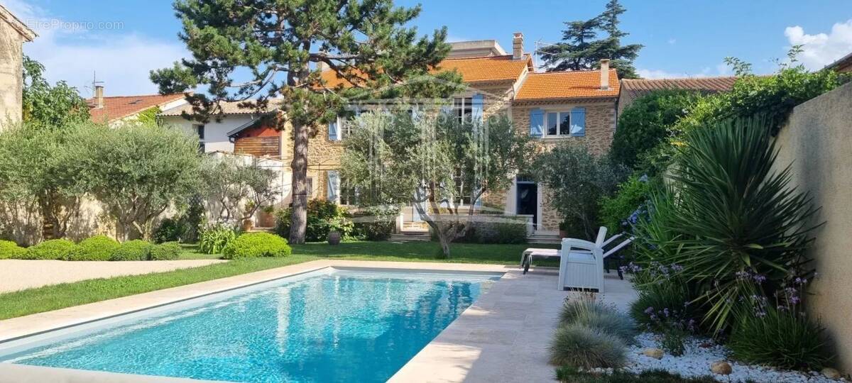 Maison à SORGUES