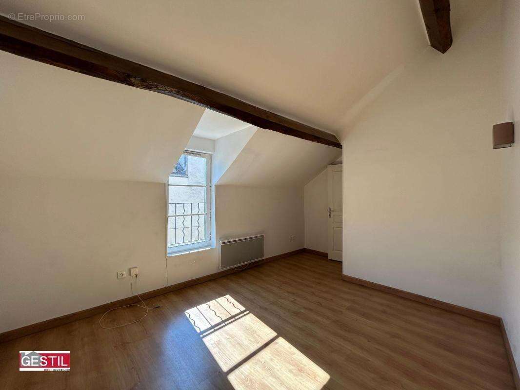 Appartement à NEUVILLE-SUR-OISE