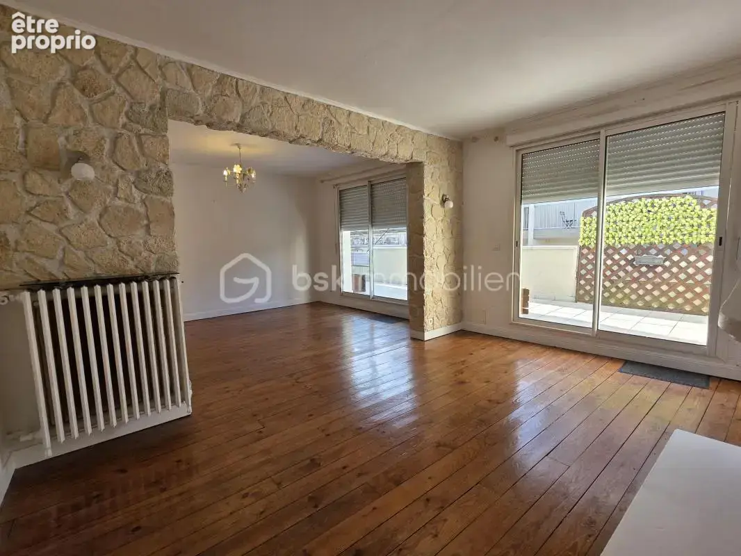 Agen hypercentre-appartement 100 m² - 2 chambres- terrasse- cave - photo 3