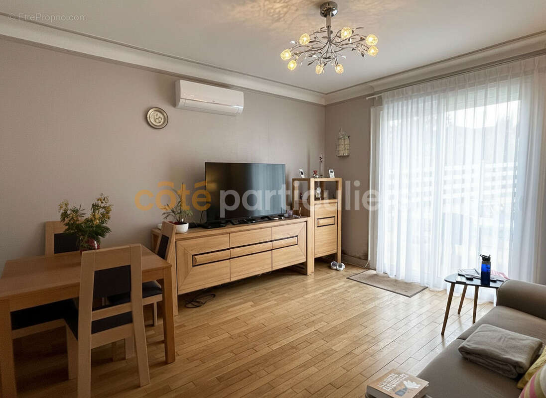 Maison à VIGNEUX-SUR-SEINE