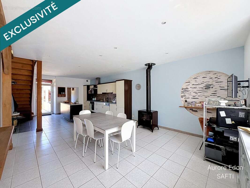 Maison 117 m² à Combree  - photo 5