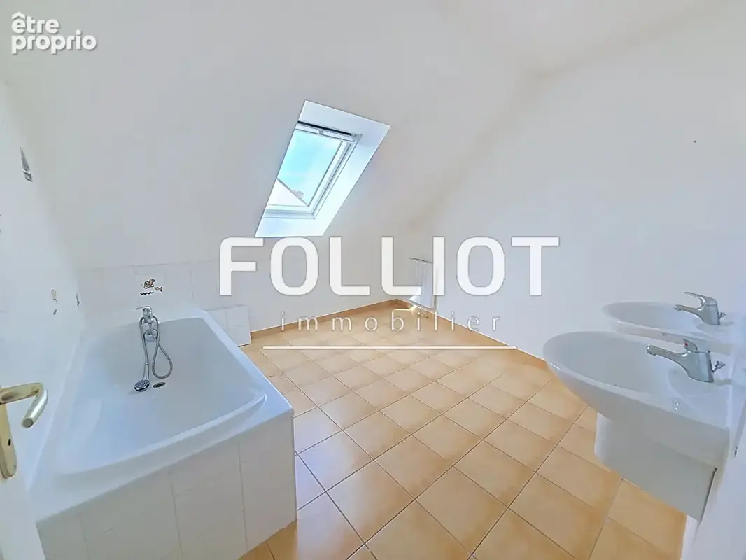 A VENDRE Maison 5 pièces à vendre à Bréhal - 50290 - Centre - photo 14