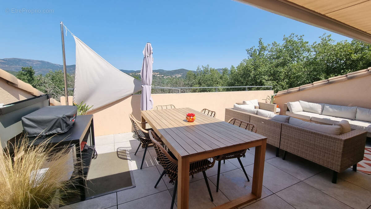 Appartement à COGOLIN