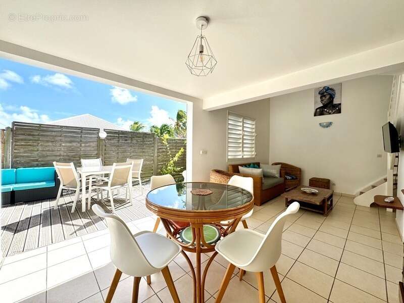 Saint-françois – à 100 mètres de la mer, ensemble immobilier de 3 villas indépendantes - photo 18