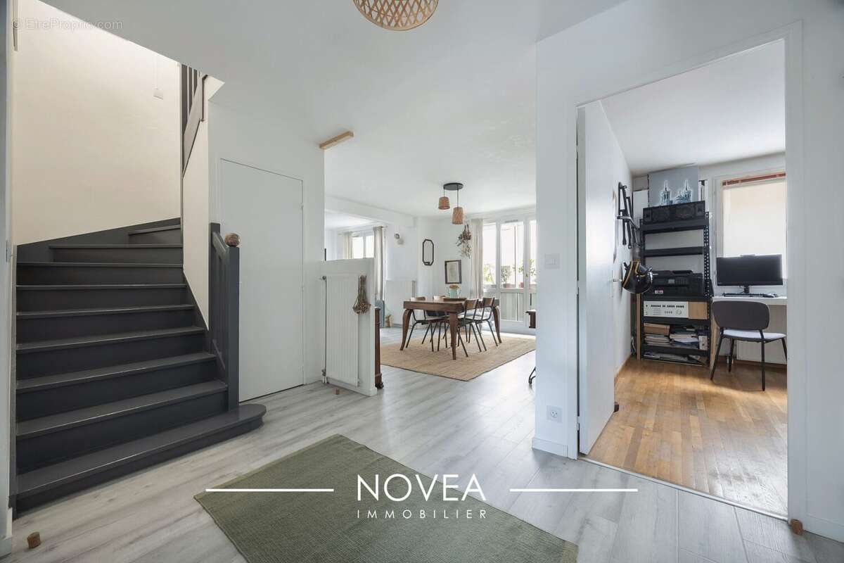 Appartement à FONTAINES-SUR-SAONE