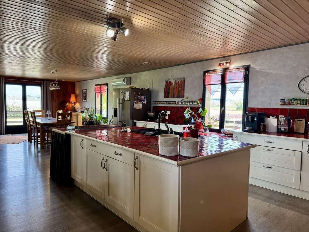 IMG2283 - Maison à MEYRALS