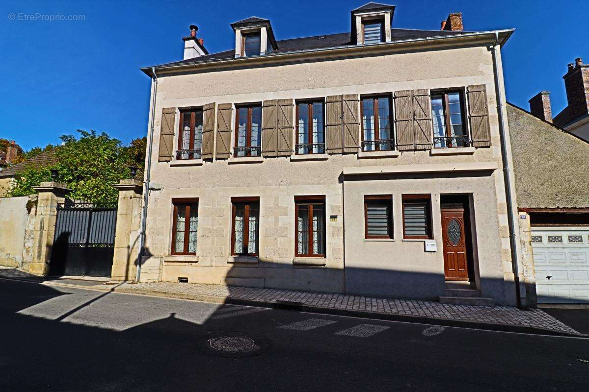 Maison à SAINT-SATUR