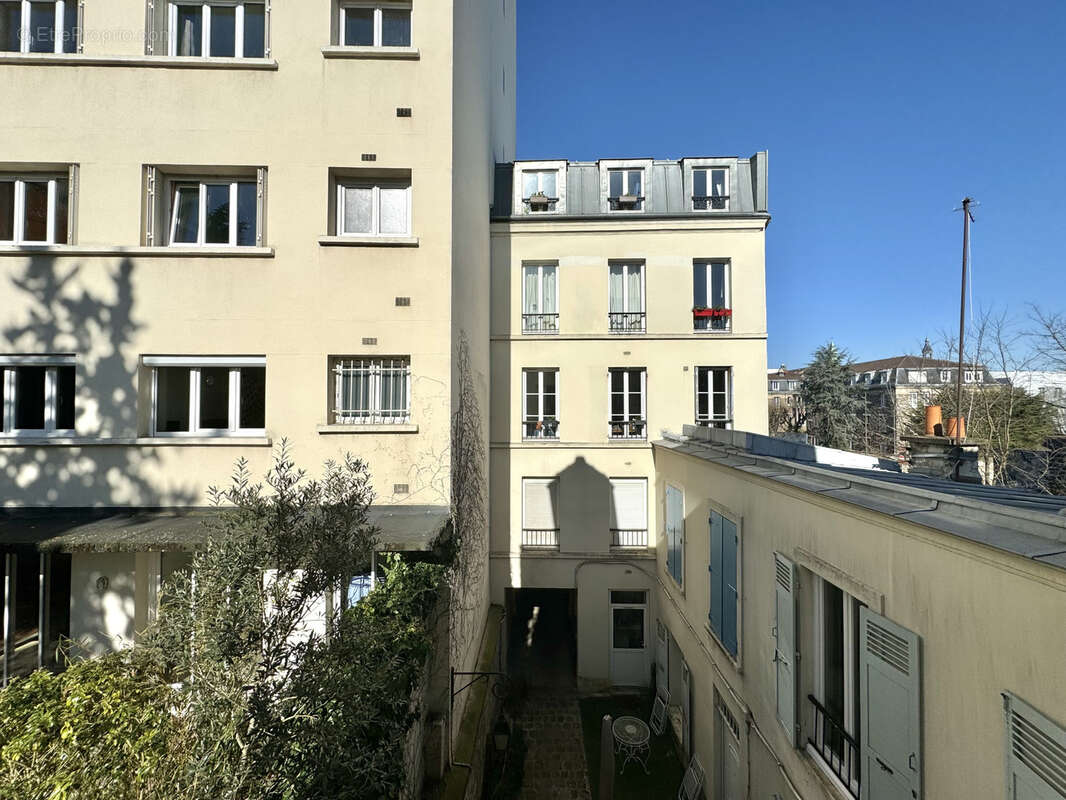 Appartement à PARIS-14E