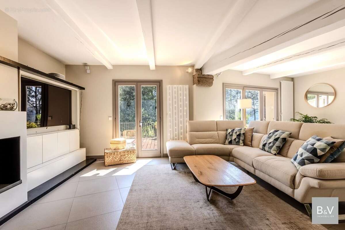 Maison à TOURRETTES-SUR-LOUP