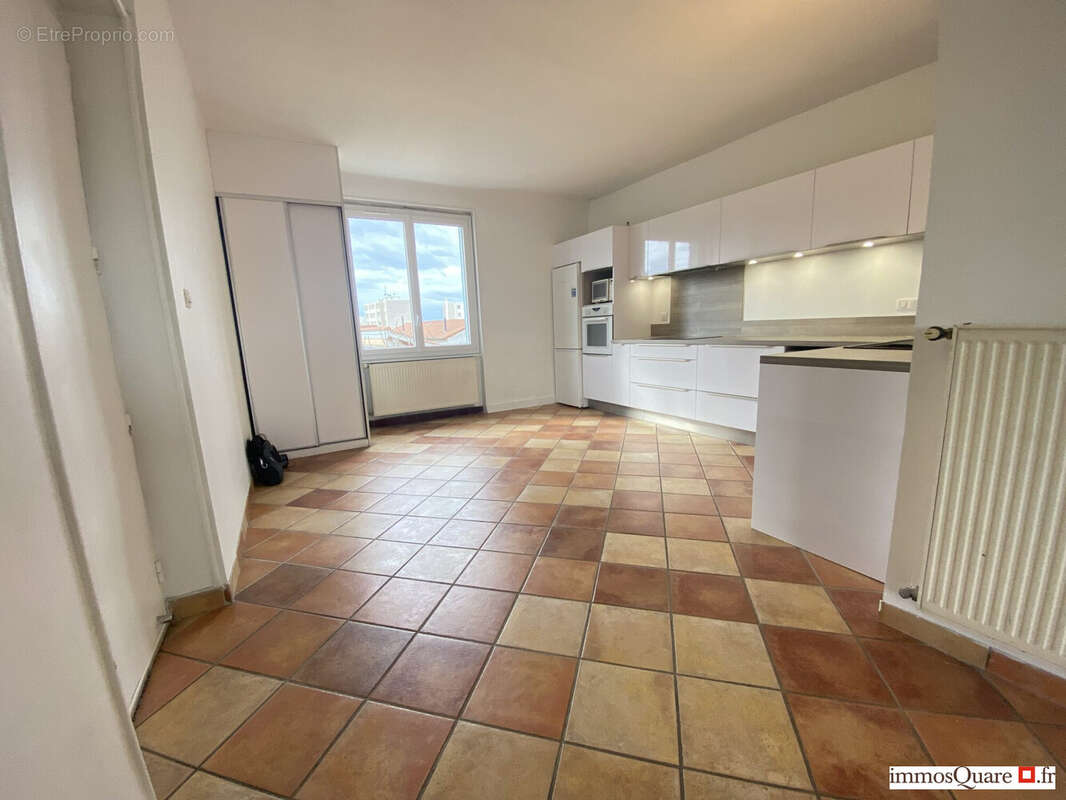 Appartement à LYON-8E