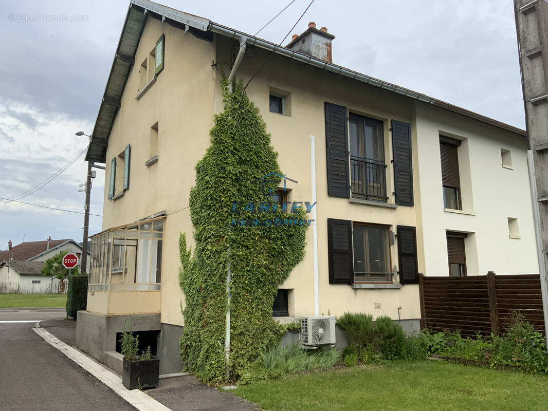 Maison à SERVANCE