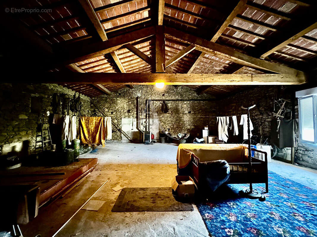 Maison à SAINT-LAURENT-DE-LA-CABRERISSE
