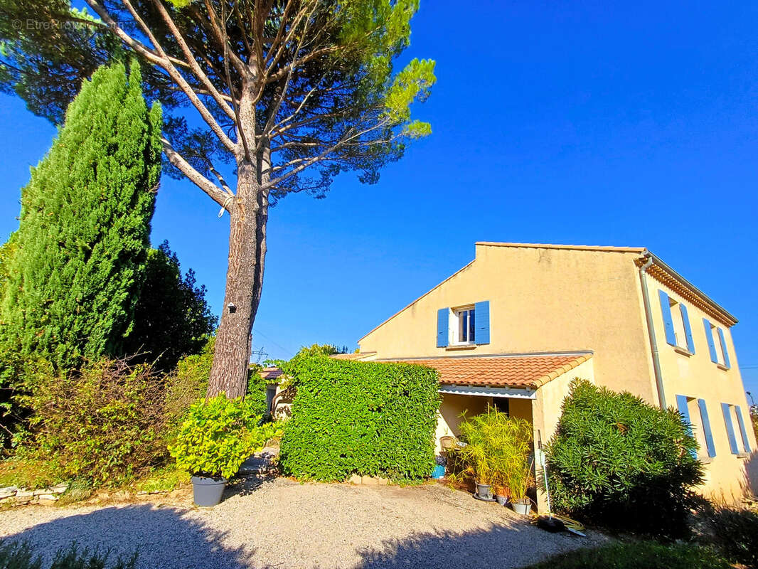 Maison à CHATEAUNEUF-DU-RHONE