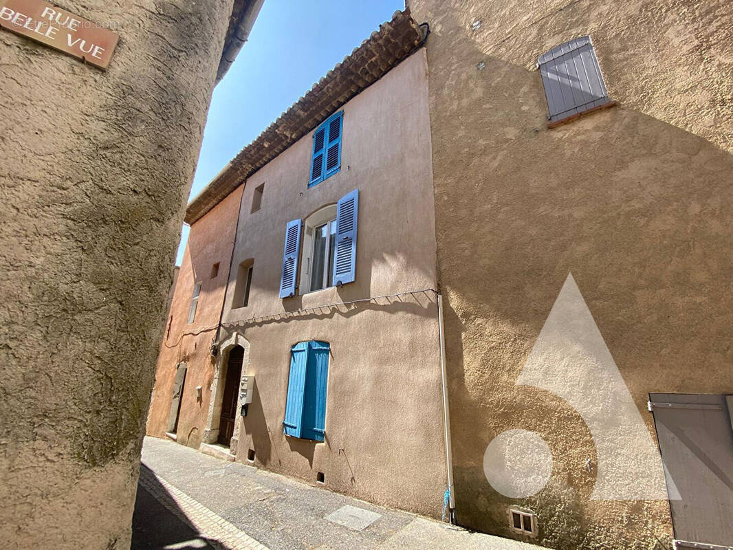 Appartement à REGUSSE